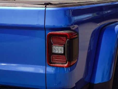 Used 2021 Jeep Gladiator Rubicon AWD/4WD image 8