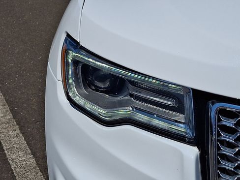 Used 2020 Jeep Grand Cherokee Overland AWD/4WD image 9