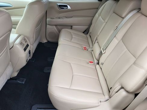 Used 2017 Nissan Pathfinder SL w/ SL Tech Package image 14