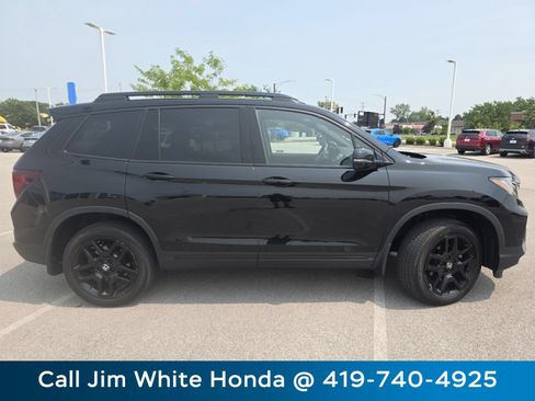 Used 2024 Honda Passport Black Edition image 17