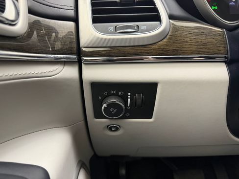 Used 2019 Jeep Grand Cherokee Summit AWD/4WD image 33