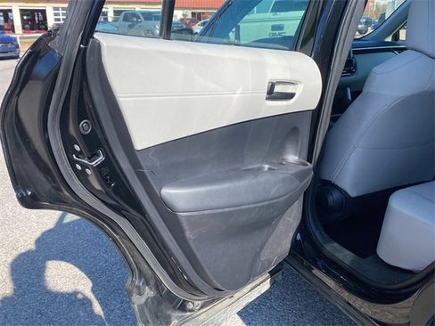 Used 2023 Toyota Corolla Cross L image 15
