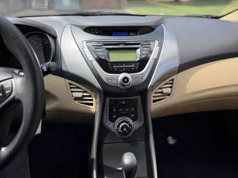 Used 2013 Hyundai Elantra GLS w/ Preferred Pkg FWD image 11