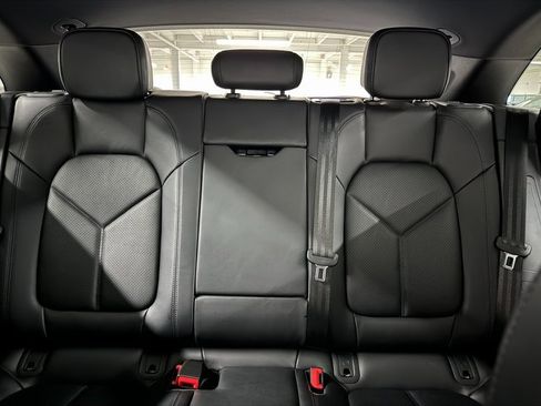 Certified 2026 Porsche Macan image 30