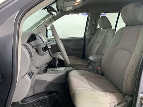 Used 2020 Nissan Frontier SV image 13