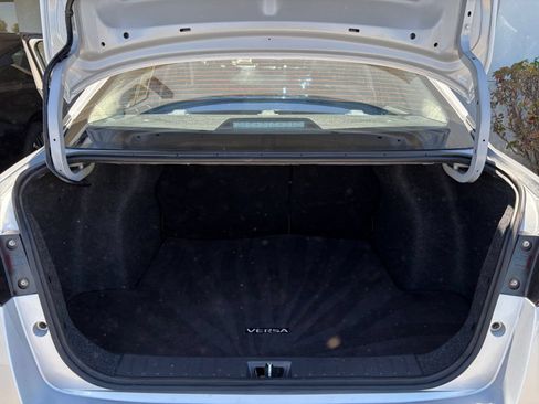 Used 2025 Nissan Versa SV FWD image 30