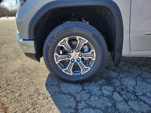 New 2026 GMC Sierra 1500 SLE image 11