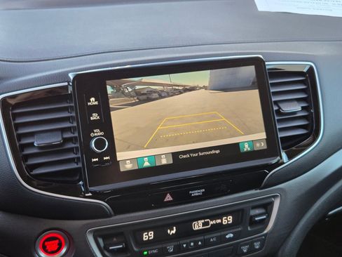 Used 2025 Honda Ridgeline Sport image 19