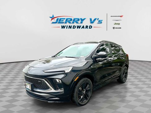 Used 2024 Buick Encore GX Sport Touring image 1