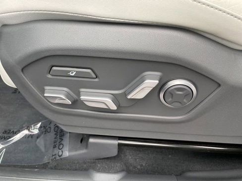 Used 2024 Hyundai Santa Fe Calligraphy image 9