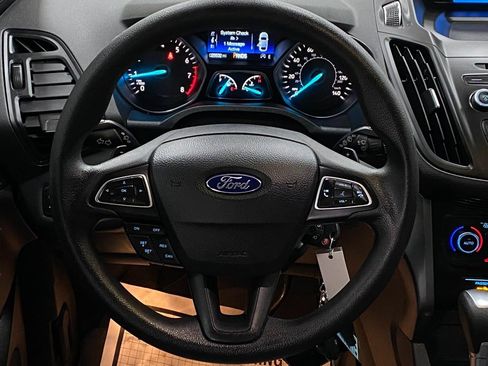 Used 2017 Ford Escape SE image 15