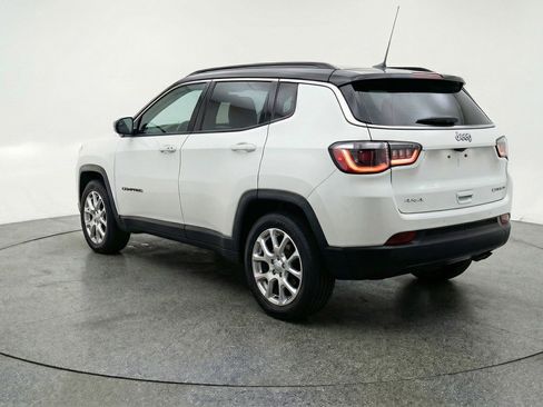 Used 2025 Jeep Compass Limited image 6