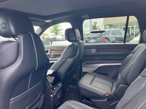Certified 2026 Cadillac Vistiq Sport w/ LPO, Floor Liner Package AWD/4WD image 19