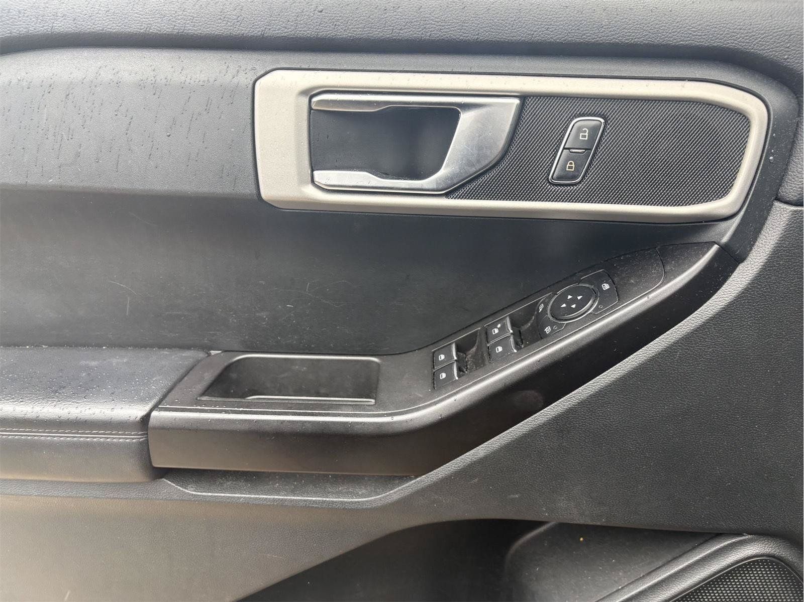 Used 2021 Ford Explorer 2WD image 12