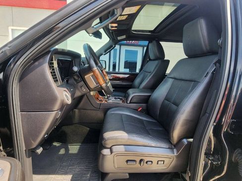Used 2013 Lincoln Navigator 4WD image 6