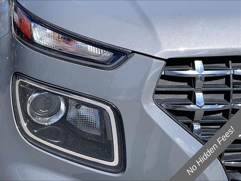 Used 2020 Hyundai Venue SEL FWD image 26