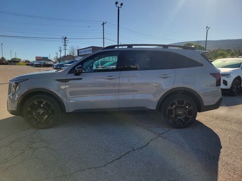 Used 2024 Kia Sorento SX AWD/4WD image 8