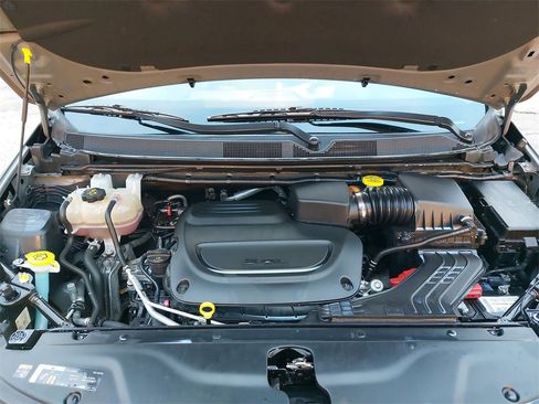 Used 2022 Chrysler Pacifica Touring-L image 26