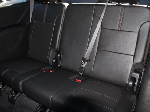 Used 2023 Chevrolet Traverse RS w/ LPO, Floor Liner Package image 21