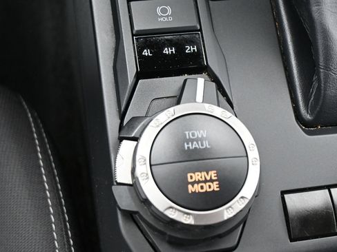 Used 2025 Toyota Tacoma TRD Sport AWD/4WD image 22