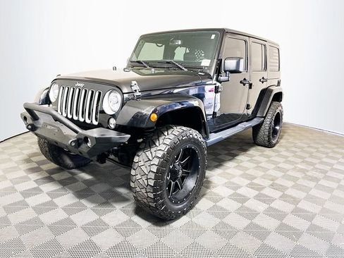 Used 2018 Jeep Wrangler Unlimited Sahara w/ Connectivity Group image 4