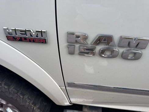 Used 2017 RAM 1500 Laramie w/ Convenience Group AWD/4WD image 3