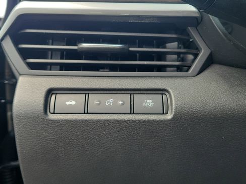 Used 2025 Nissan Altima 2.5 SV image 23