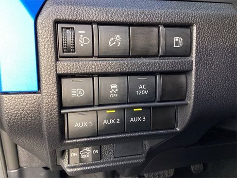 Certified 2025 Toyota Tacoma TRD Off-Road image 26