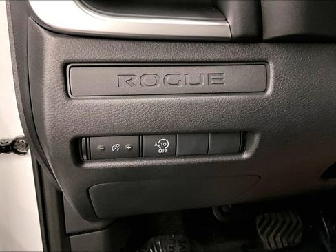 New 2025 Nissan Rogue S image 27