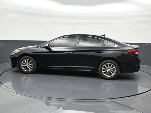 Used 2018 Hyundai Sonata SE FWD image 2