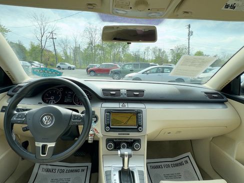 Used 2010 Volkswagen Passat Komfort FWD image 15