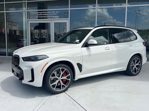 New 2026 BMW X5 xDrive50e w/ M Sport Package AWD/4WD image 1
