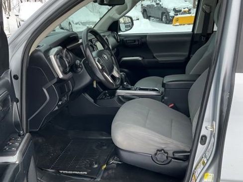 Used 2019 Toyota Tacoma SR5 image 10