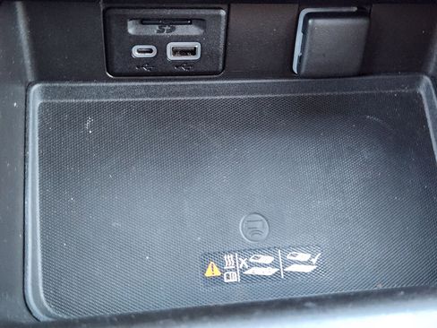 Used 2021 GMC Yukon AT4 w/ AT4 Premium Package image 19