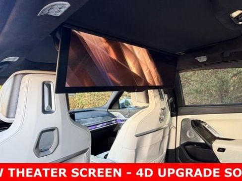 Used 2023 BMW 760i xDrive w/ Executive Package image 2