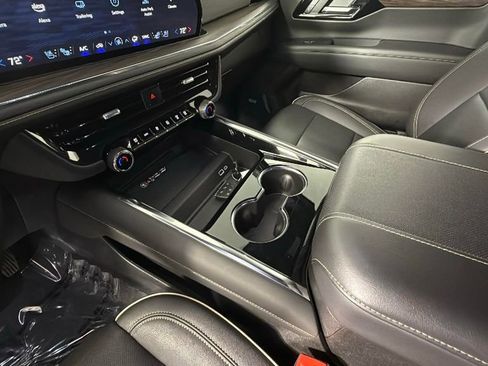 Certified 2025 Chevrolet Suburban Premier image 23