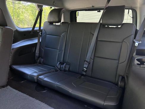 Used 2020 Chevrolet Suburban LT AWD/4WD image 14