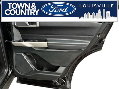 Used 2024 Ford Explorer XLT w/ Equipment Group 202A RWD image 18