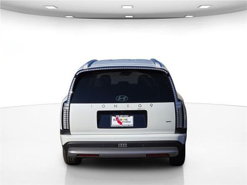 New 2026 Hyundai Ioniq 9 SE image 8