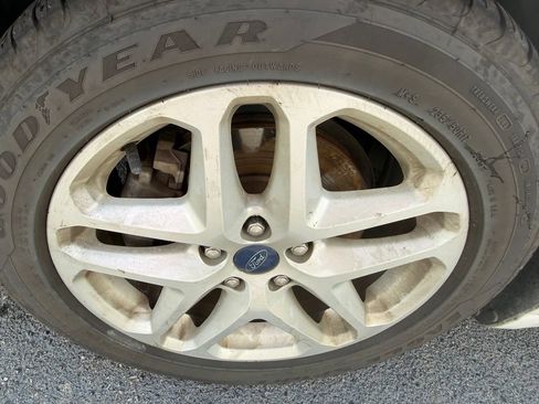 Used 2014 Ford Fusion SE FWD image 9