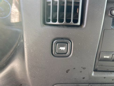 Used 2014 Chevrolet Express 2500 image 24