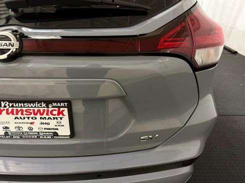 Used 2021 Nissan Kicks SV image 18