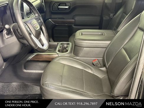 Used 2019 GMC Sierra 1500 SLT w/ SLT Premium Plus Package AWD/4WD image 17