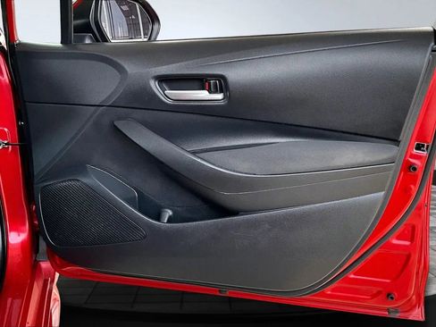 Used 2021 Toyota Corolla LE image 24