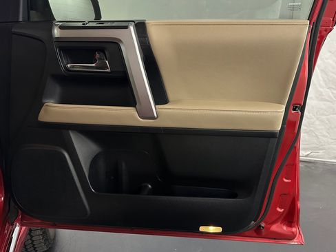 Used 2021 Toyota 4Runner Limited image 34