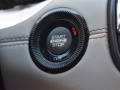 Used 2022 Jeep Compass Limited image 32