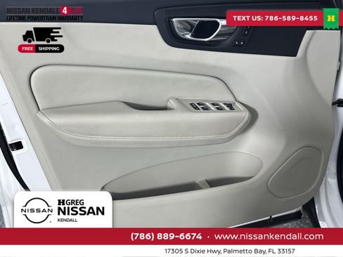 Used 2018 Volvo XC60 T5 Momentum w/ Convenience Package image 17