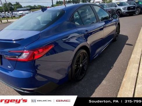 Used 2025 Toyota Camry SE w/ Convenience Package FWD image 10