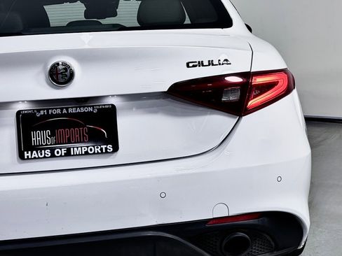 Used 2019 Alfa Romeo Giulia Ti image 14