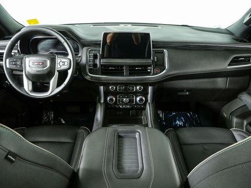 Used 2023 GMC Yukon XL SLT AWD/4WD image 21